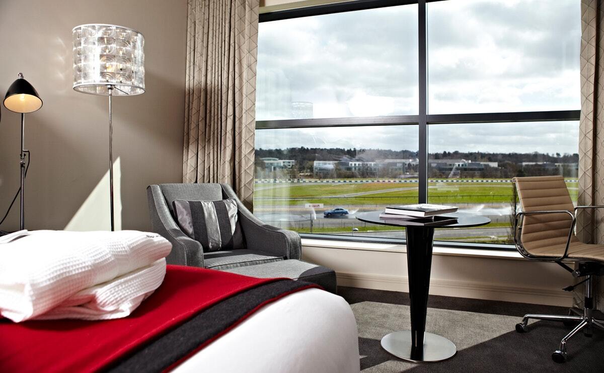 Brooklands Hotel & Spa Weybridge Δωμάτιο φωτογραφία